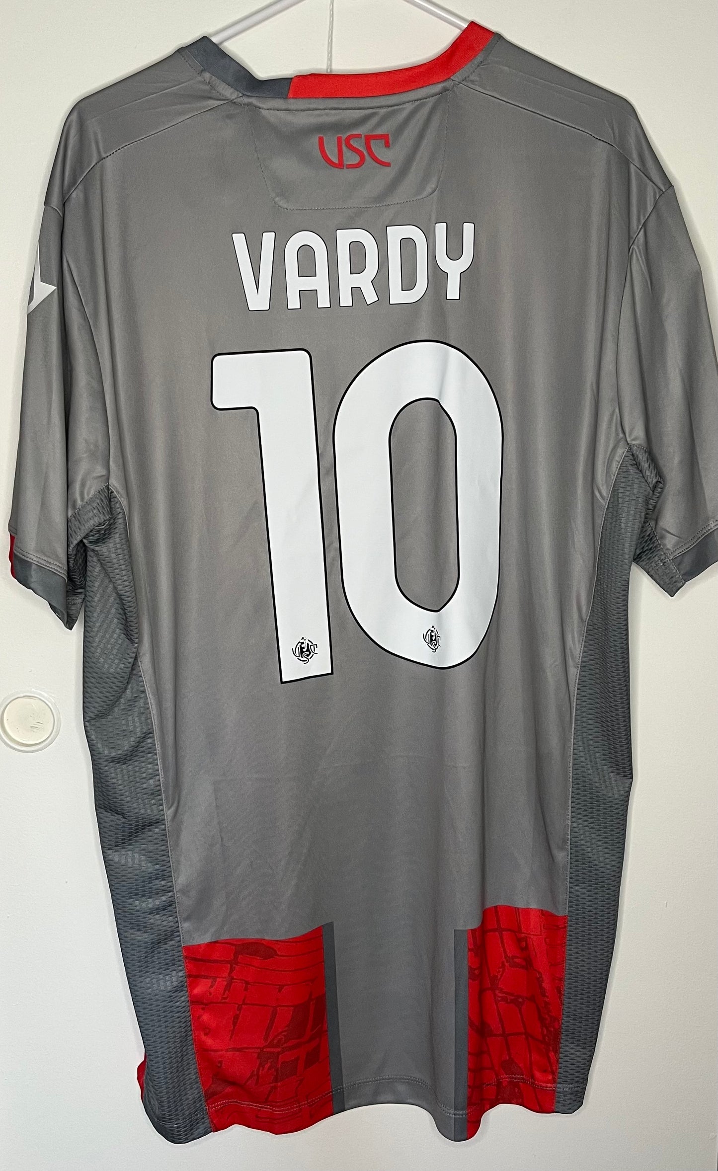 Cremonese 2025-26 Home Shirt Vardy (XL) - BNWT
